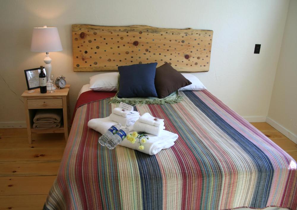 Queen Room - Disability Access interior